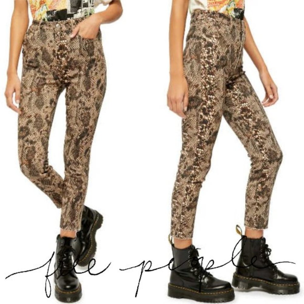 Free People High Waisted Snakeskin Print Denim Leggings 32 14 brown
